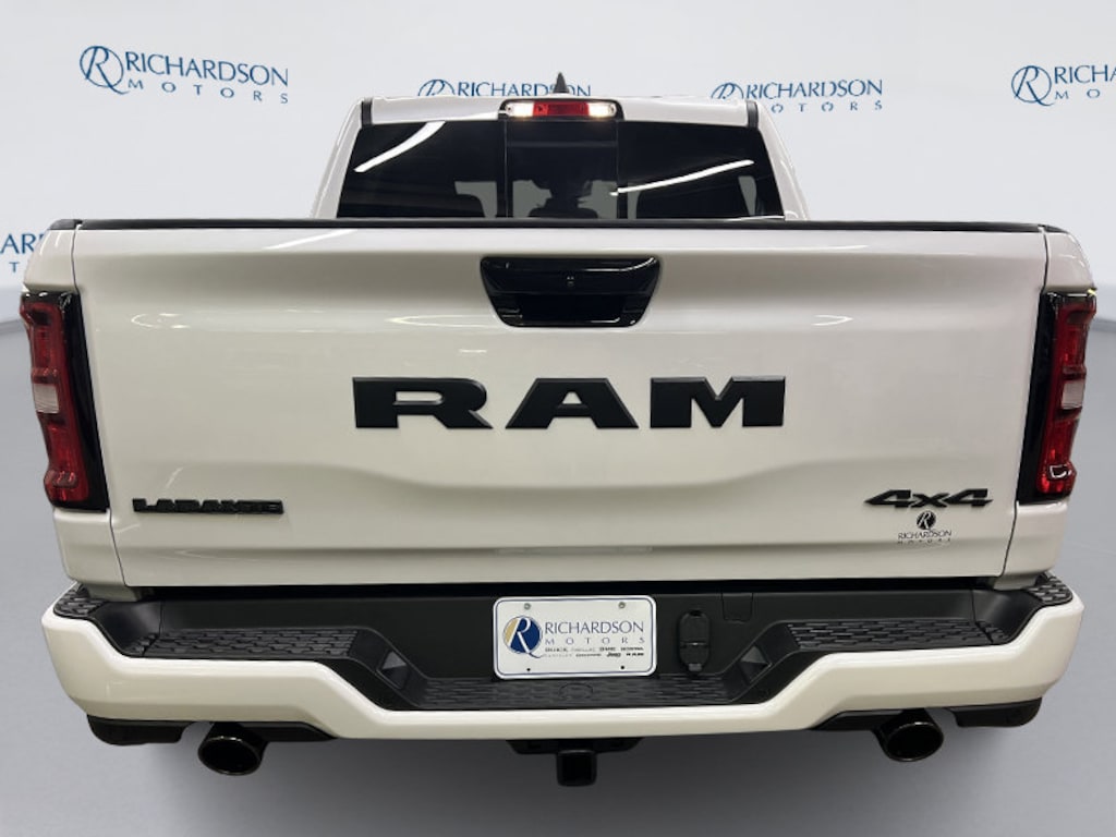 New 2026 Ram 1500 LARAMIE CREW CAB 4X4 5'7 BOX Pickup