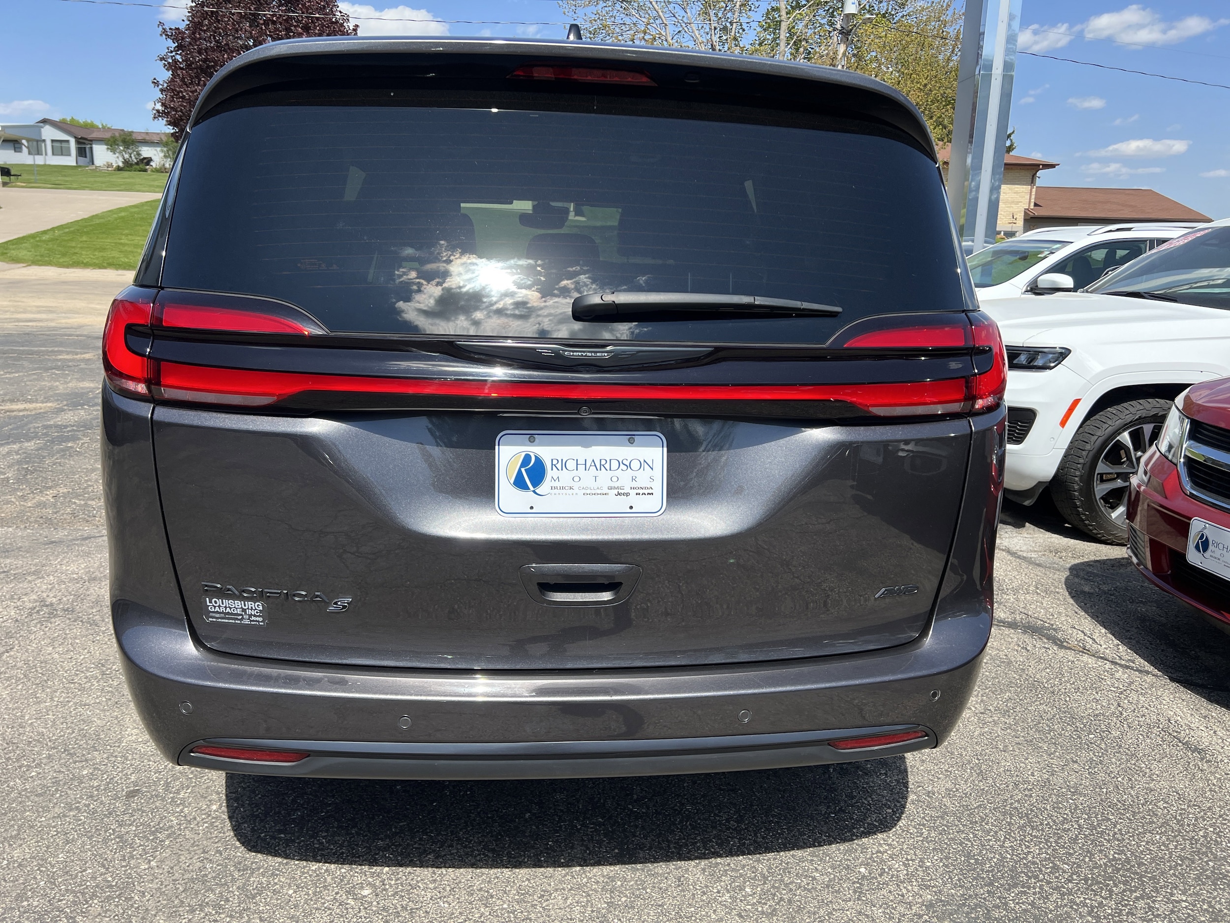 View vehicle photo 6
