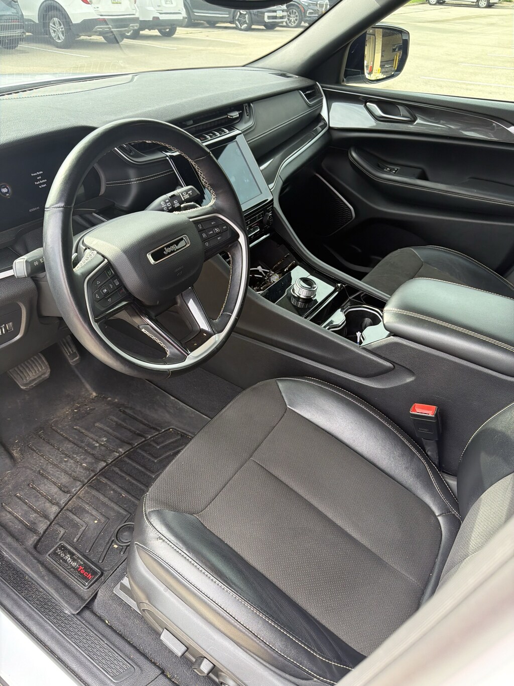 Used 2022 Jeep Grand Cherokee Laredo SUV