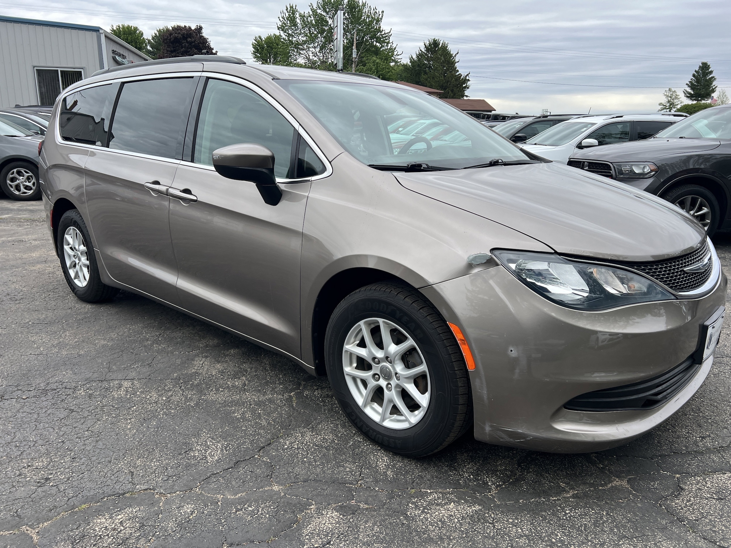 Vehicle Image 2