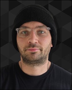 Staff member Jordan Hansen from ID_571315