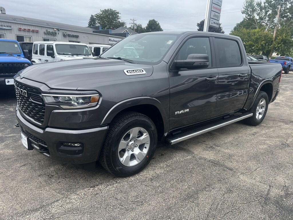 New 2027 Ram 1500 BIG HORN CREW CAB 4X4 5'7 BOX Pickup