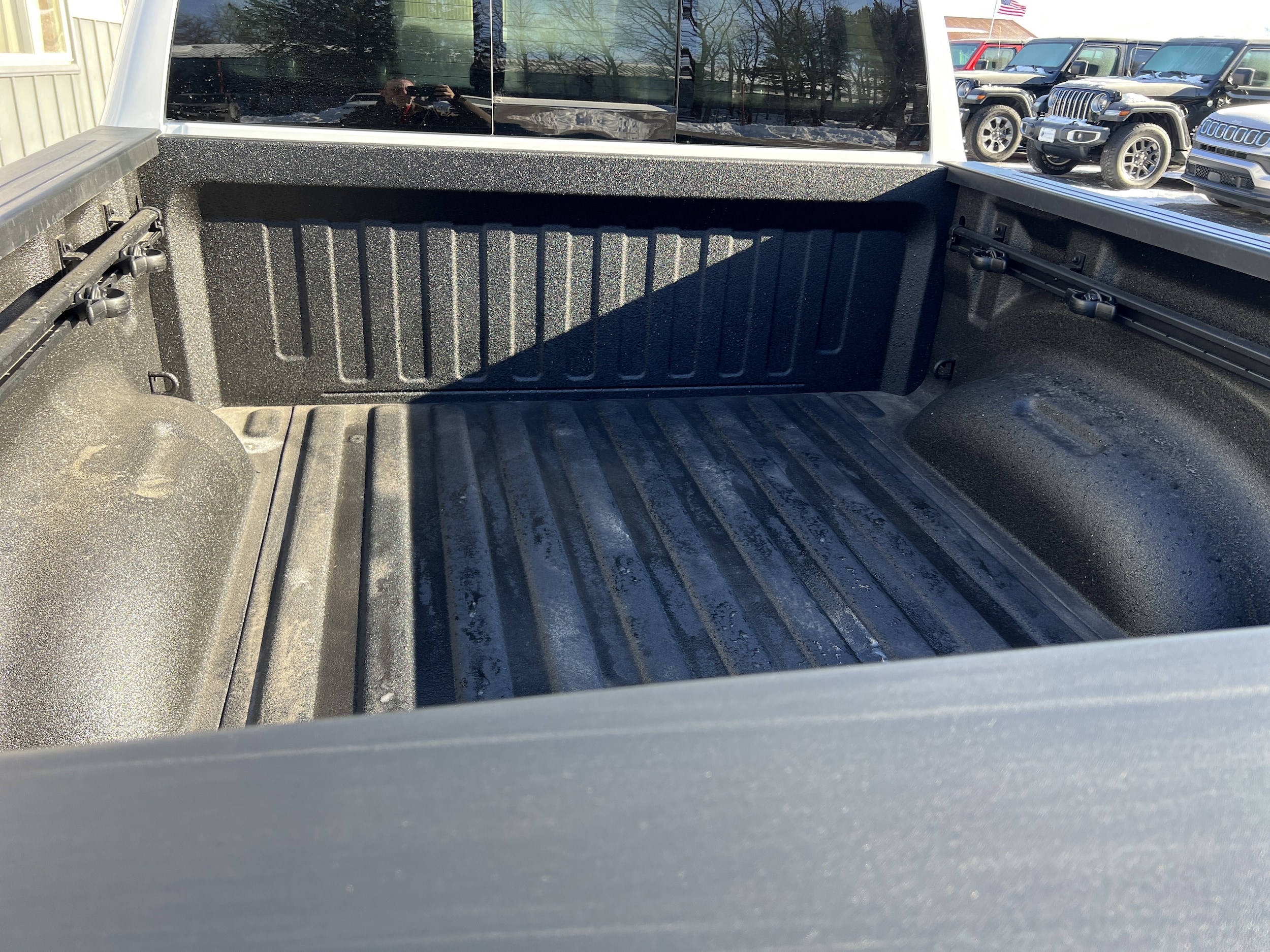 View vehicle photo 5