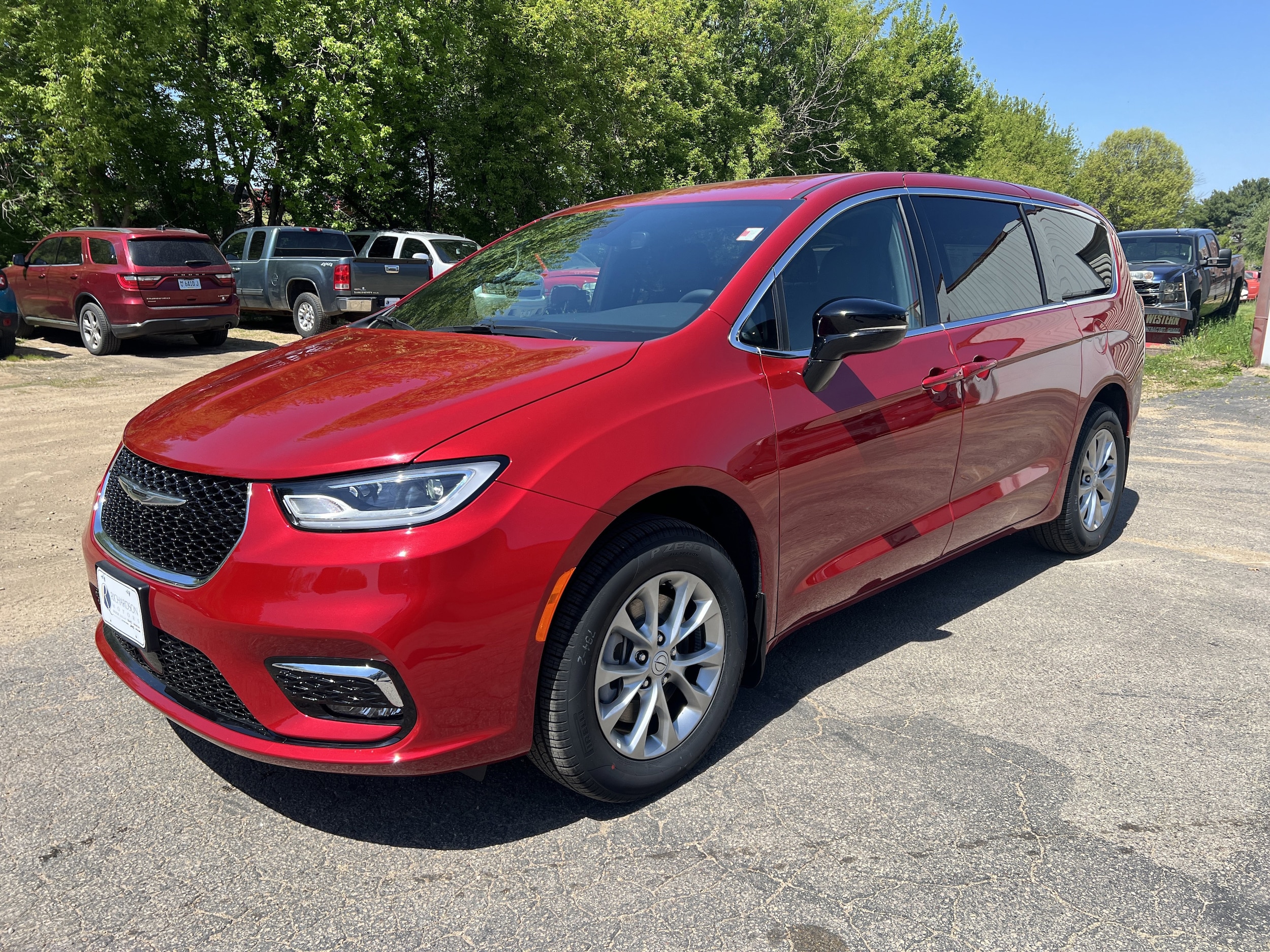 2026 Chrysler Pacifica Select AWD's photo