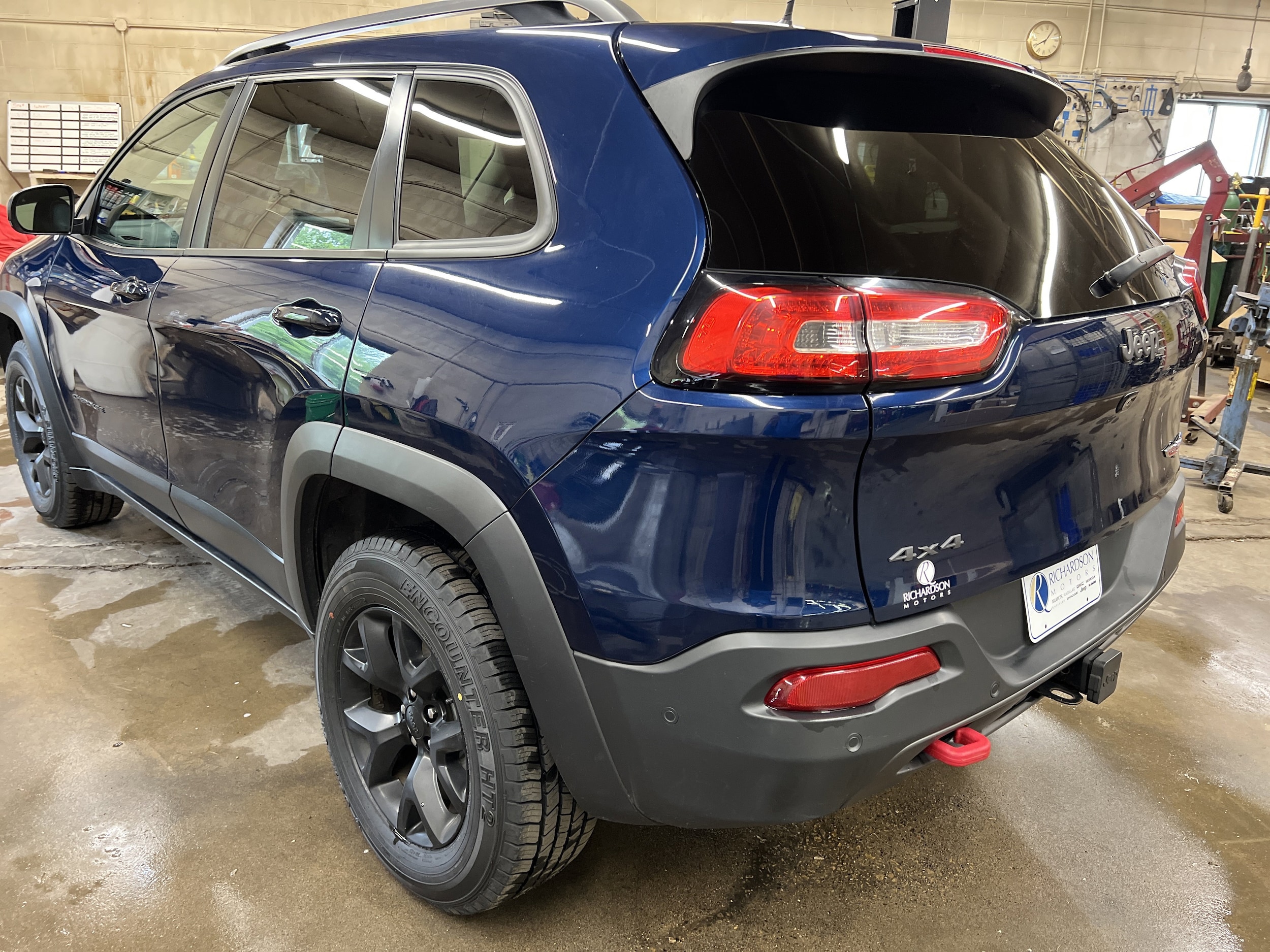 View vehicle photo 6