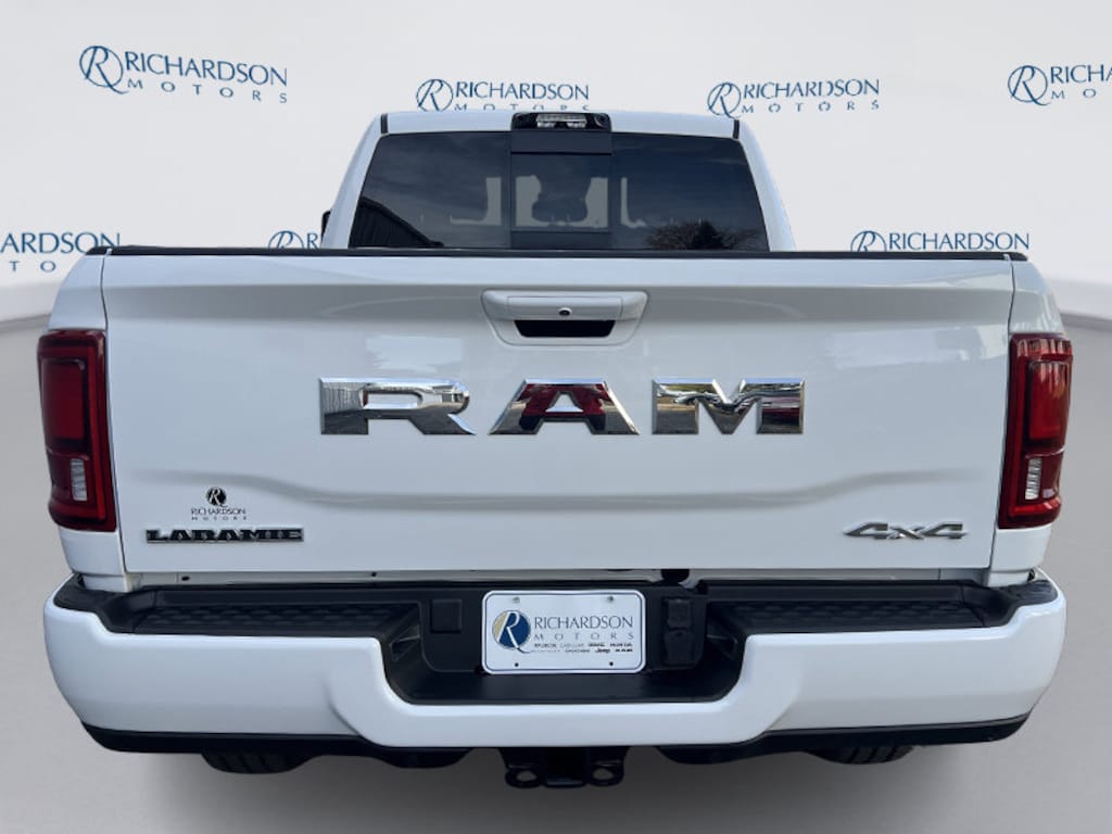 New 2026 Ram 2500 LARAMIE CREW CAB 4X4 6'4 BOX Pickup