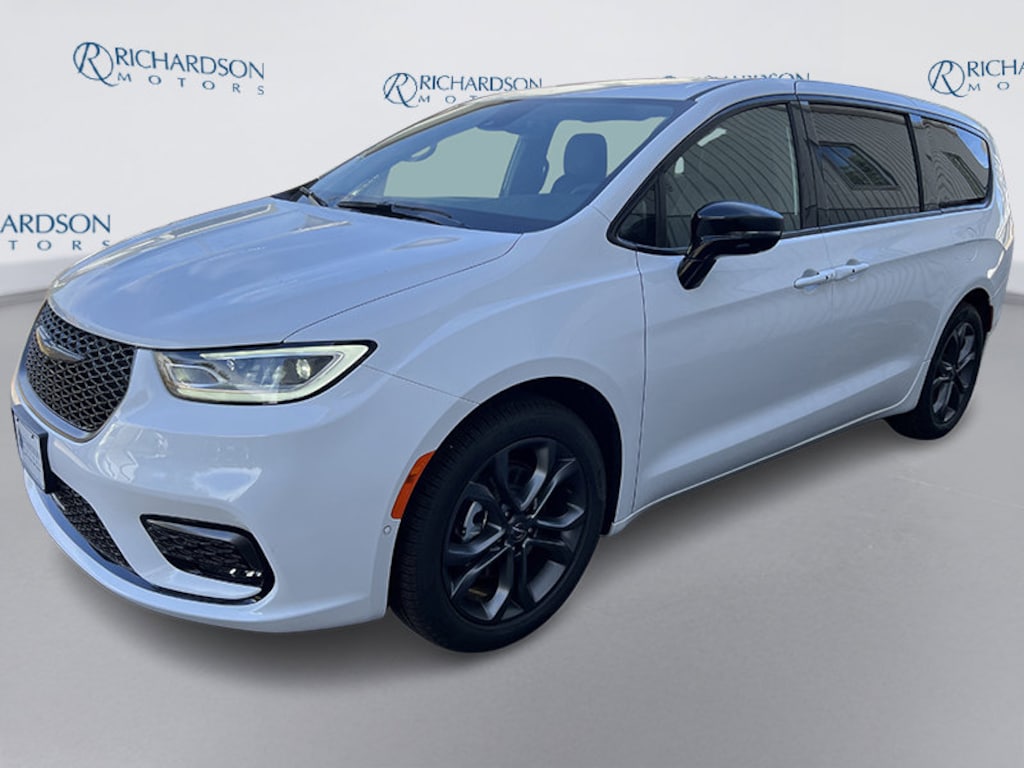 New 2026 Chrysler Pacifica SELECT Passenger Van