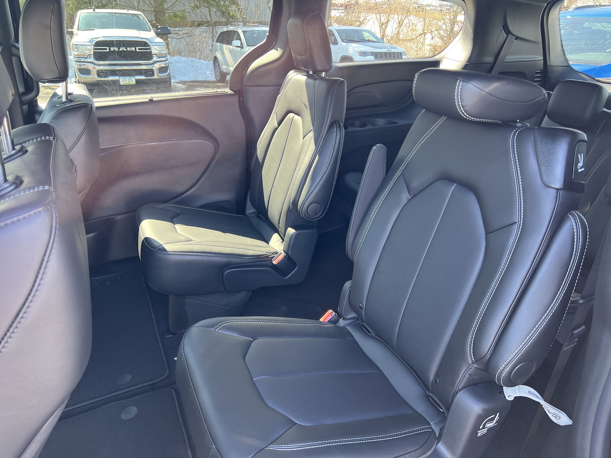2026 Chrysler Pacifica Select - Photo 8