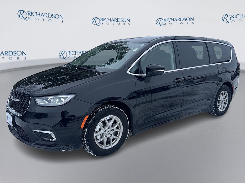 2024 Chrysler Pacifica Touring L's photo