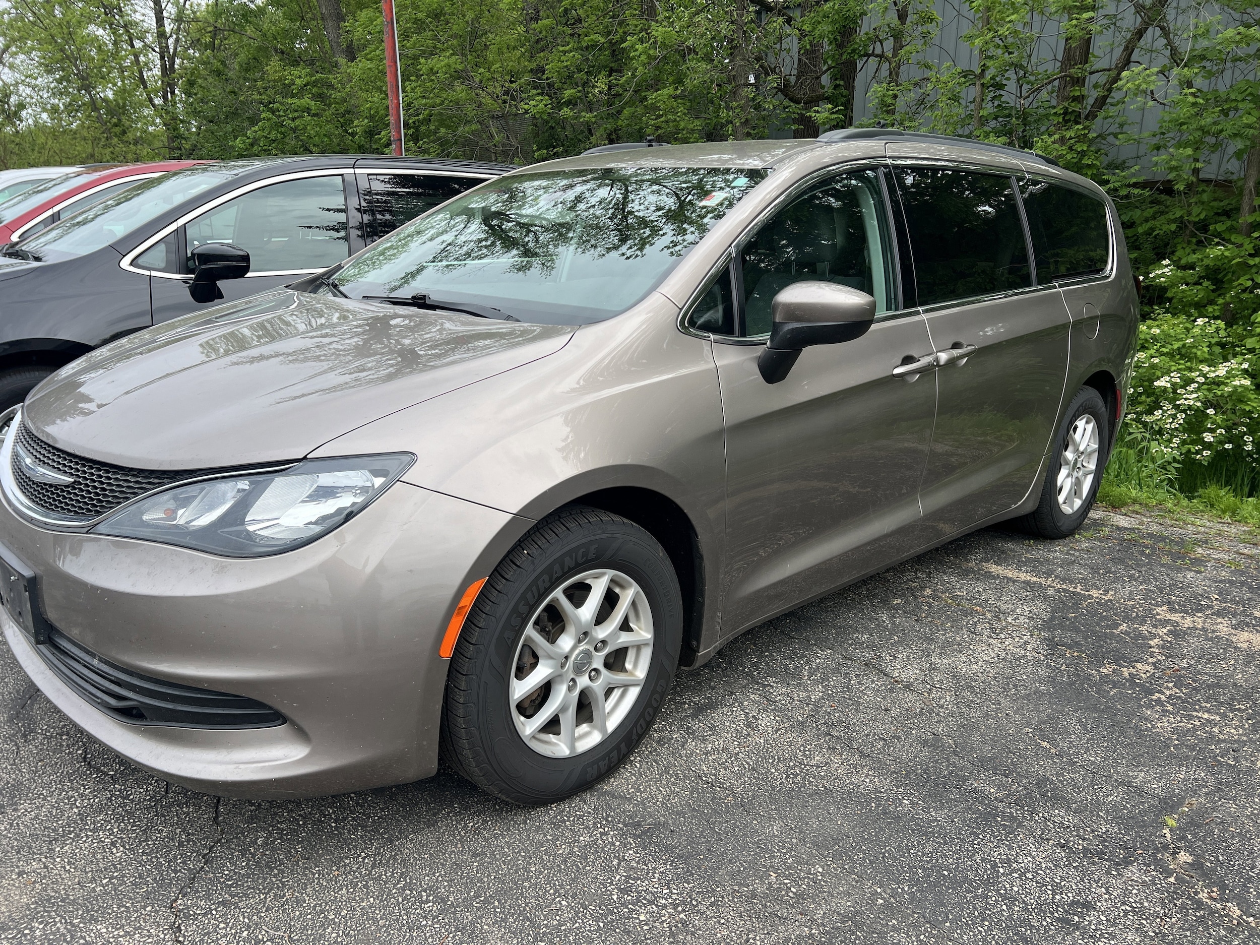 2017 Chrysler Pacifica LX's photo