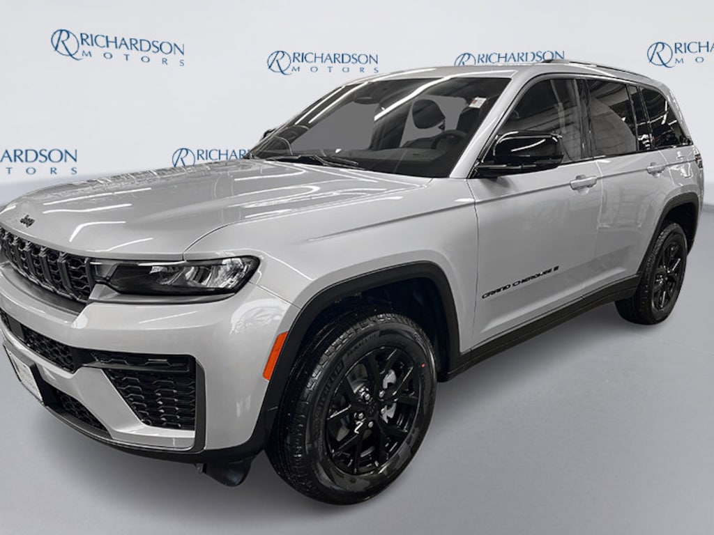 New 2026 Jeep Grand Cherokee LAREDO ALTITUDE 4X4 Sport Utility