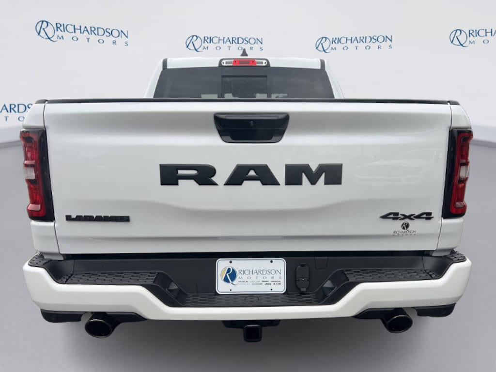 New 2026 Ram 1500 LARAMIE CREW CAB 4X4 5'7 BOX Pickup