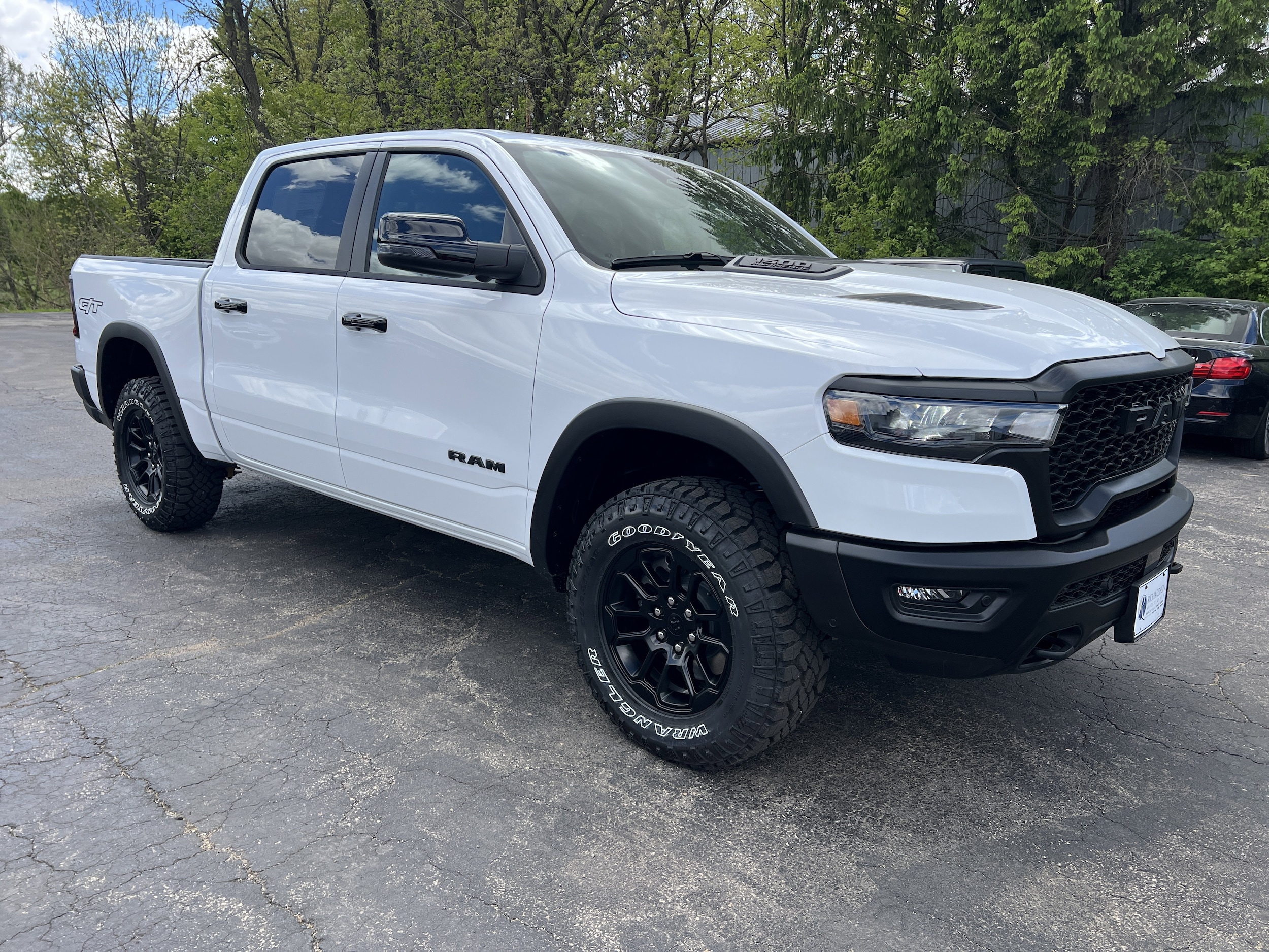 View vehicle photo 2