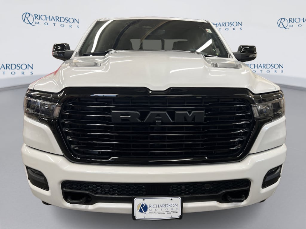 New 2026 Ram 1500 LARAMIE CREW CAB 4X4 5'7 BOX Pickup