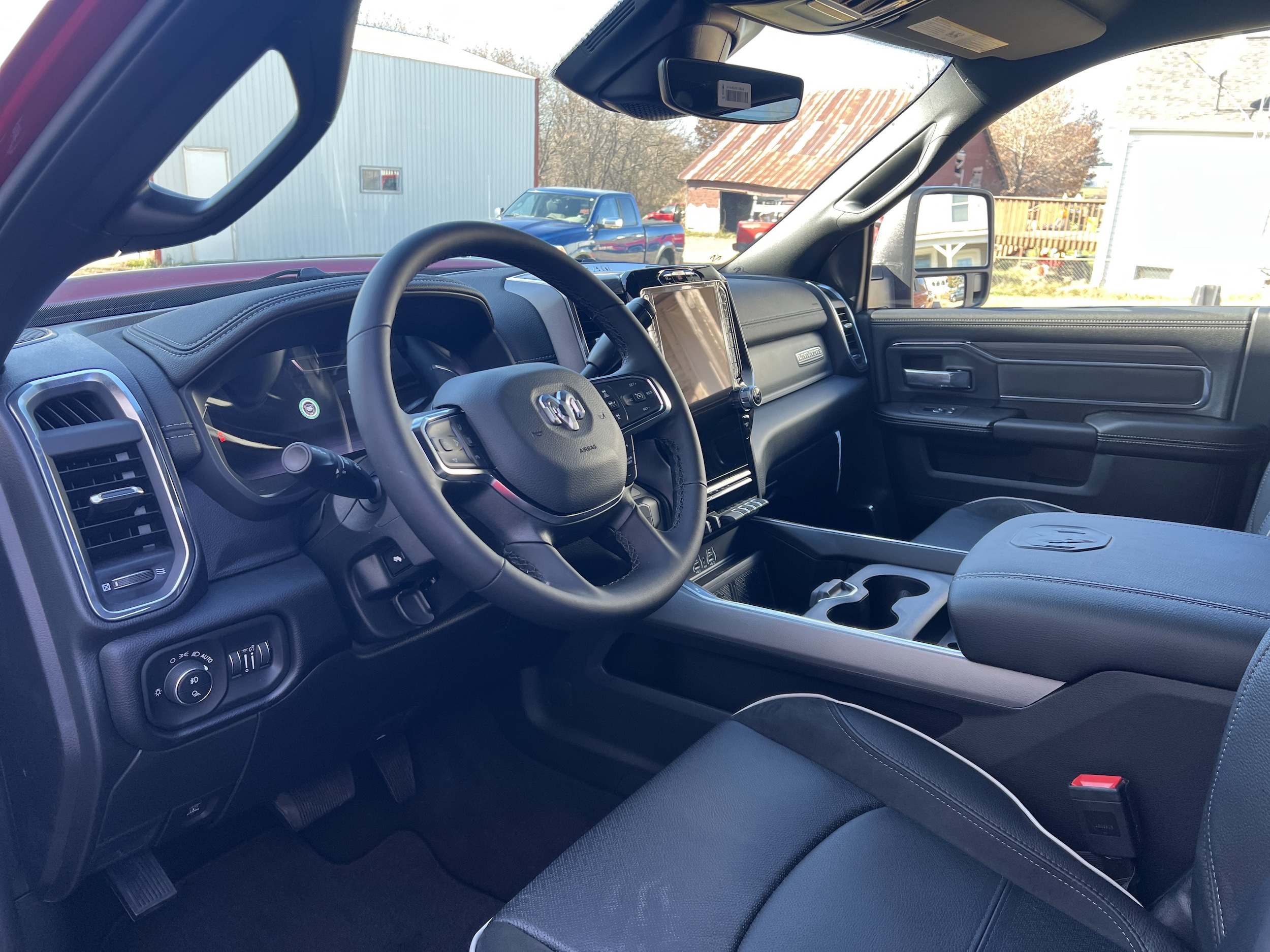 View vehicle photo 7