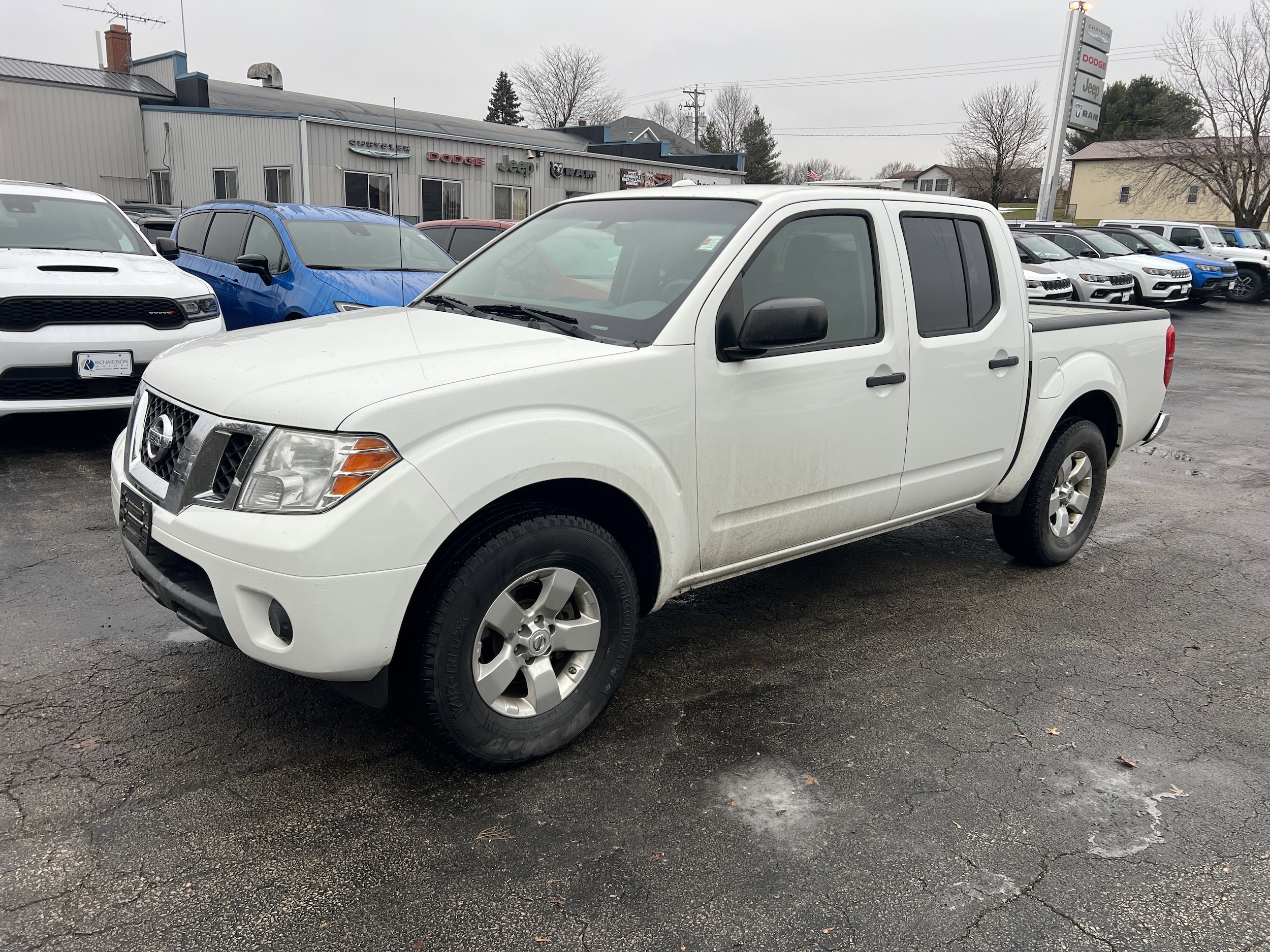 2013 Nissan Frontier SV's photo