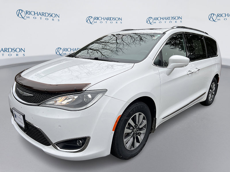 2020 Chrysler Pacifica Touring L Plus's photo
