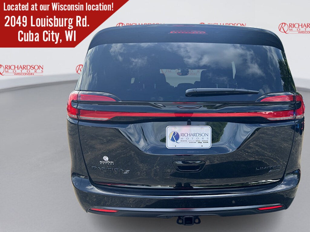 New 2027 Chrysler Pacifica LIMITED AWD Passenger Van