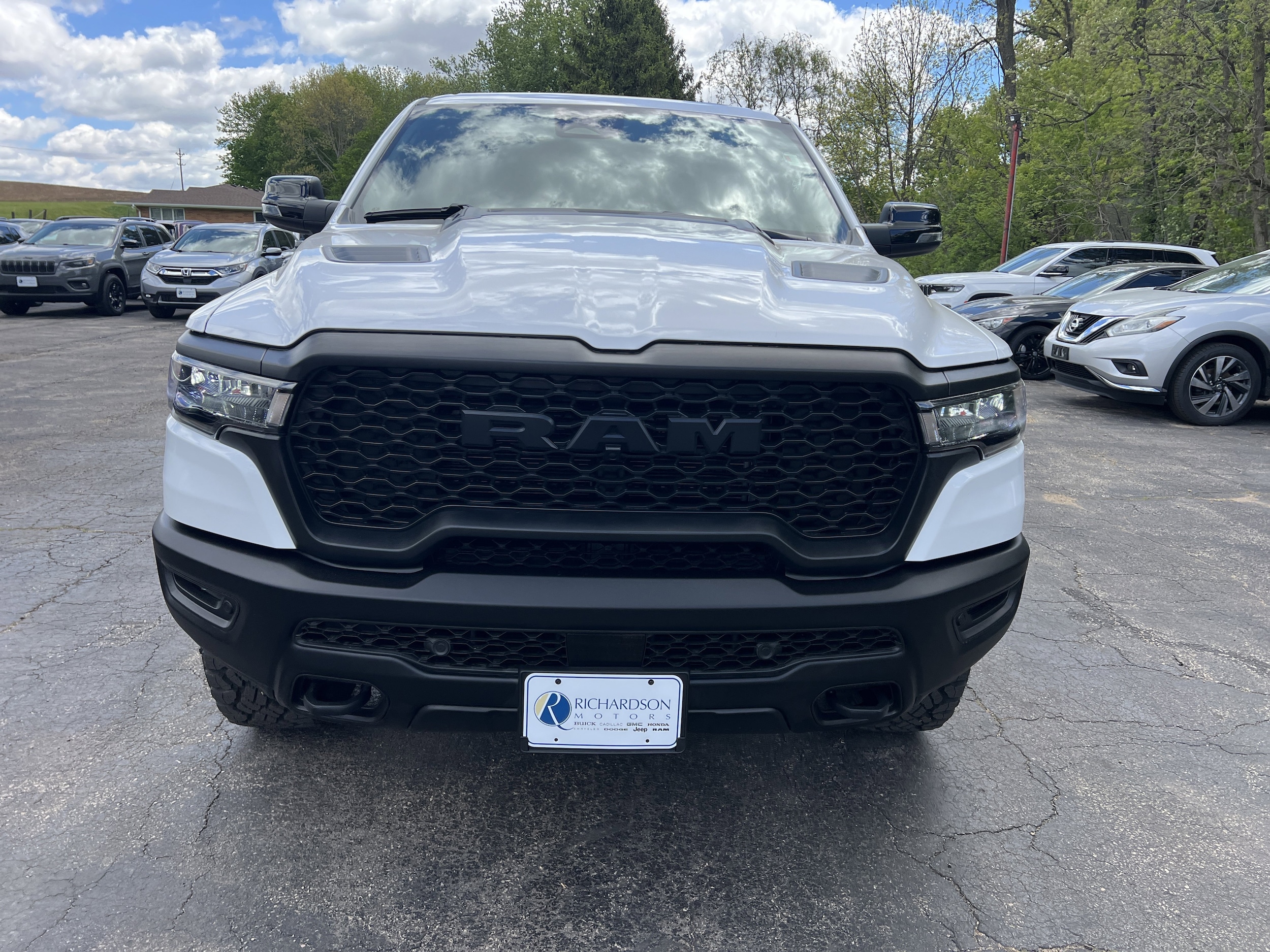 View vehicle photo 3