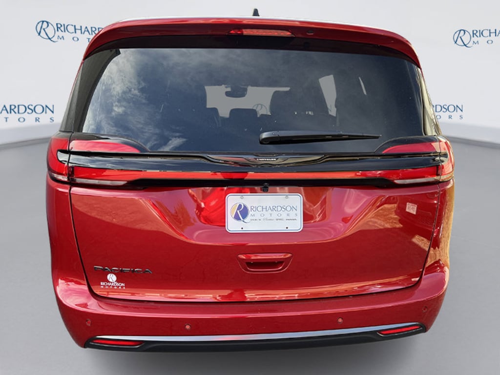 New 2026 Chrysler Pacifica SELECT Passenger Van