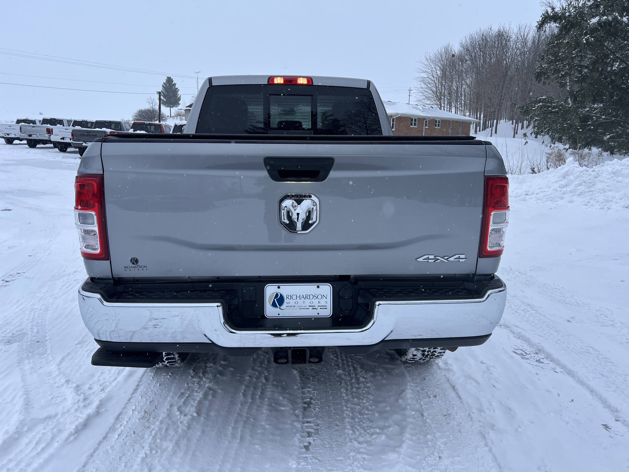 2022 Ram 2500 Tradesman photo 2