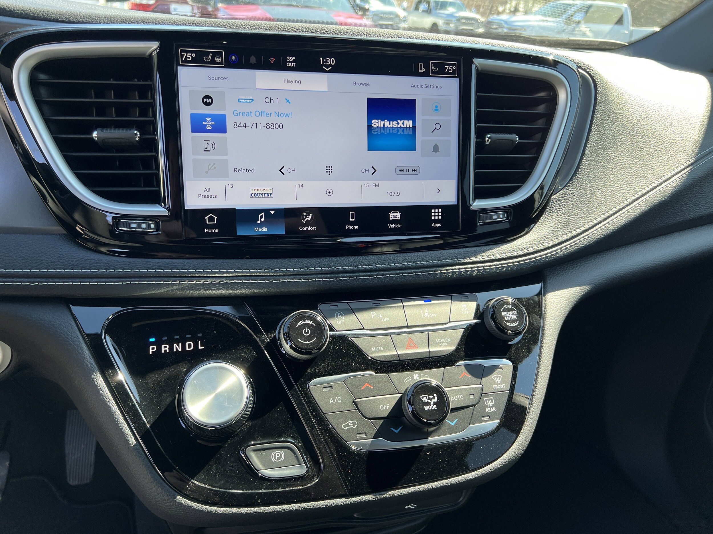 2026 Chrysler Pacifica Select - Photo 10