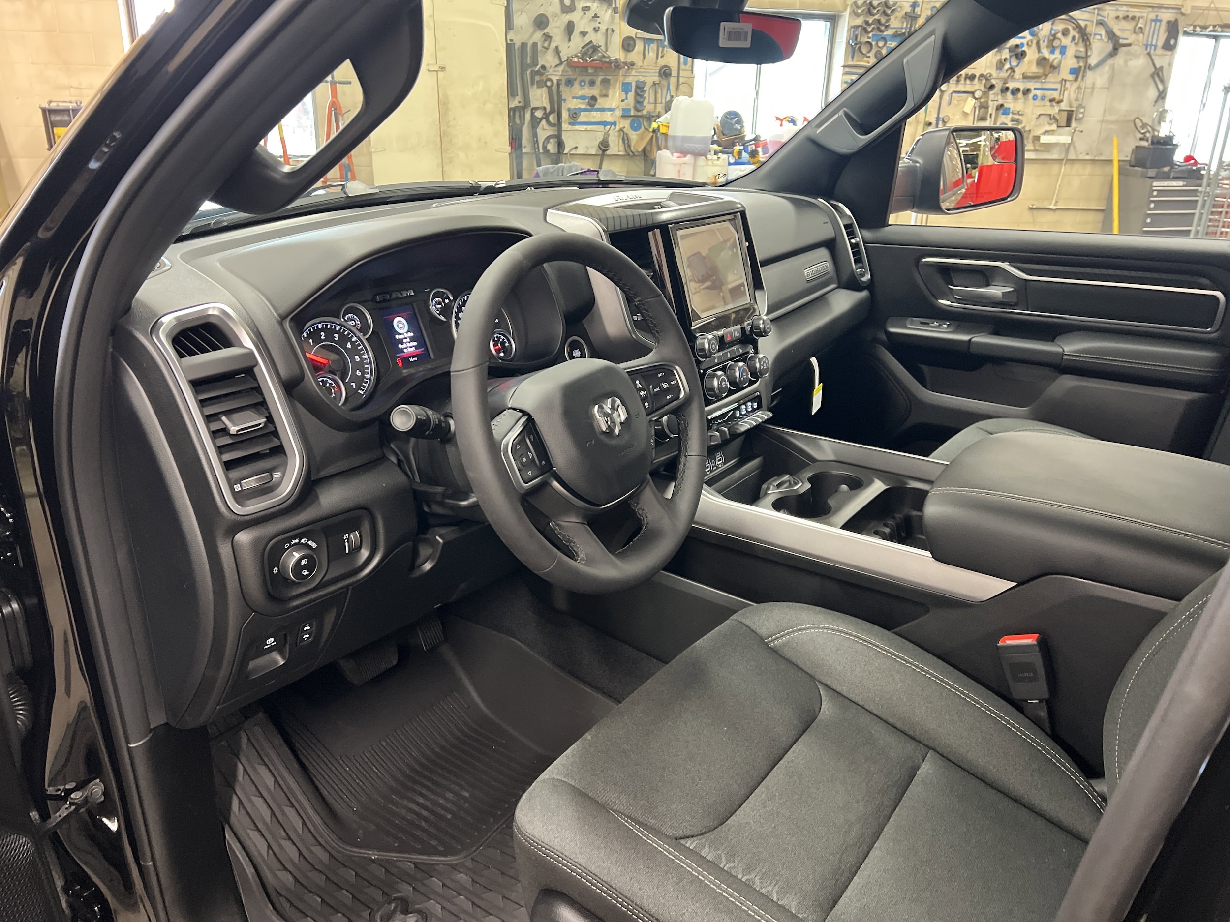 View vehicle photo 7