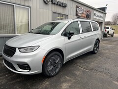 2026 Chrysler Pacifica SELECT AWD Passenger Van