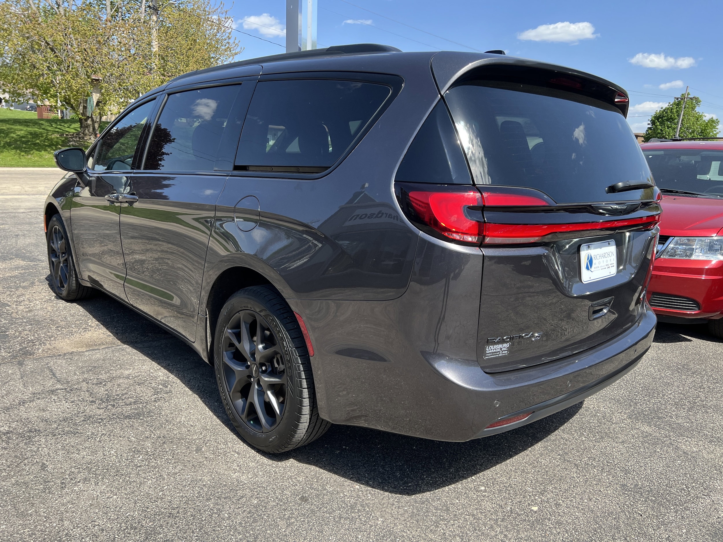 View vehicle photo 5