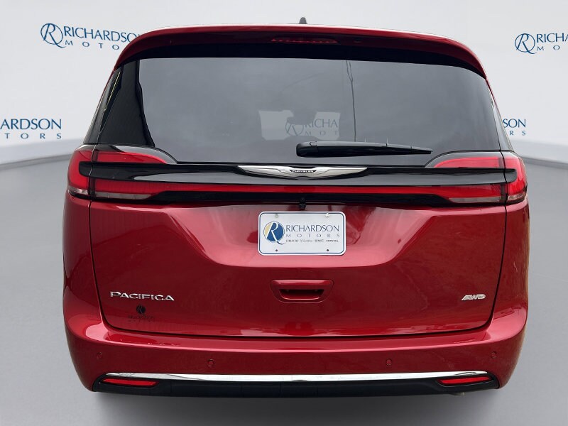 2026 Chrysler Pacifica photo 4