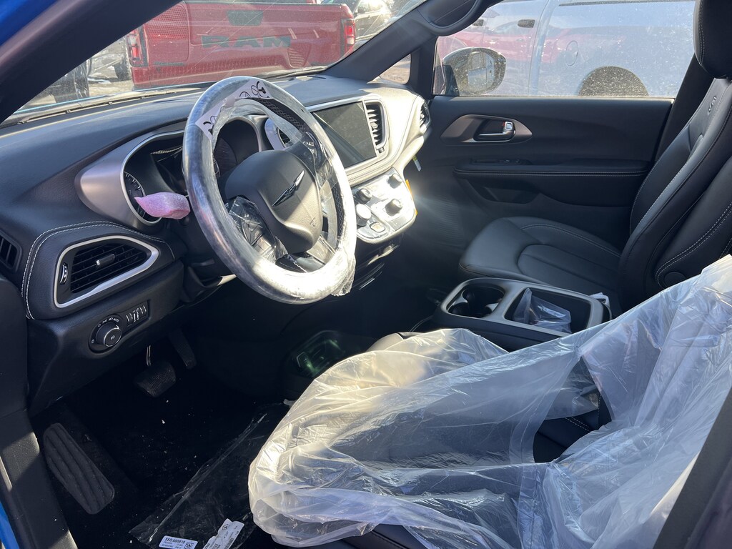 New 2026 Chrysler Pacifica SELECT Passenger Van