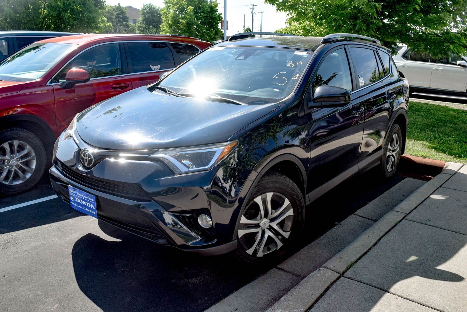 2017 Toyota RAV4 LE AWD's photo