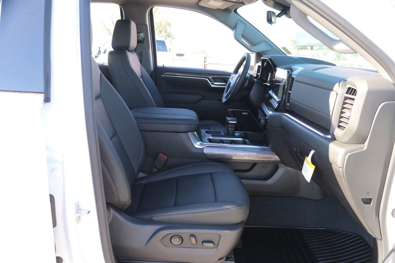 2026 Chevrolet Silverado 1500 LTZ - Photo 35