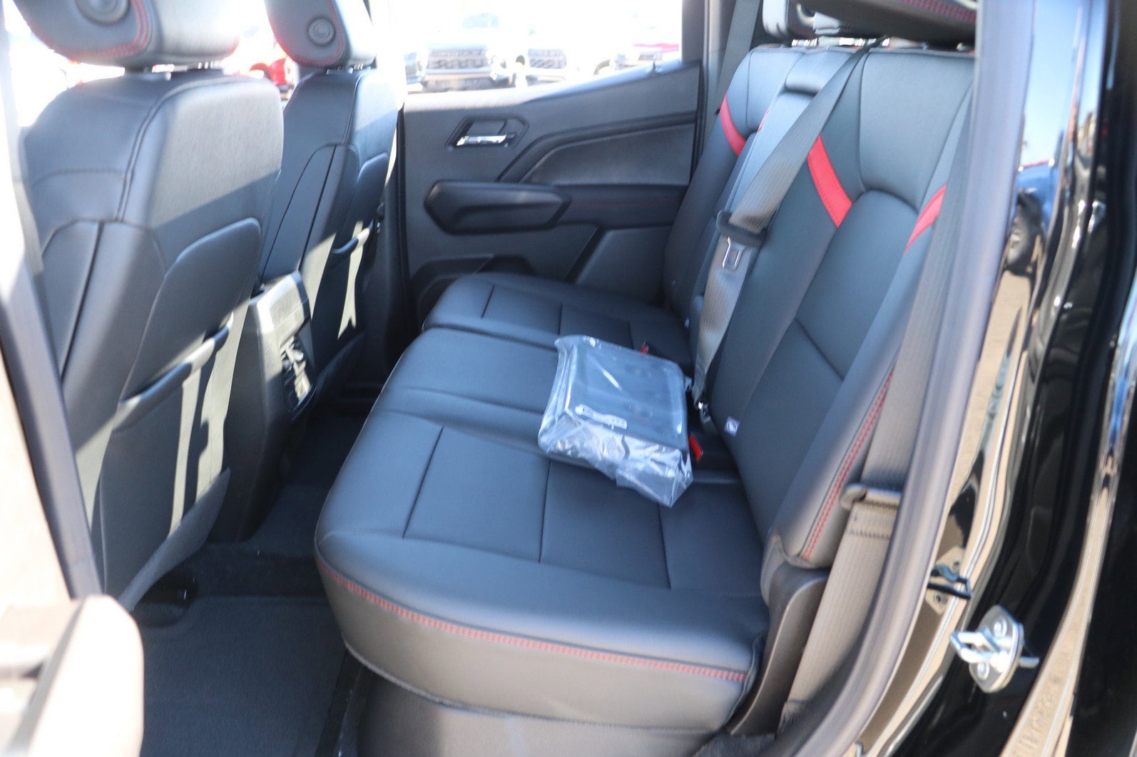2026 Chevrolet Colorado Z71 - Photo 30
