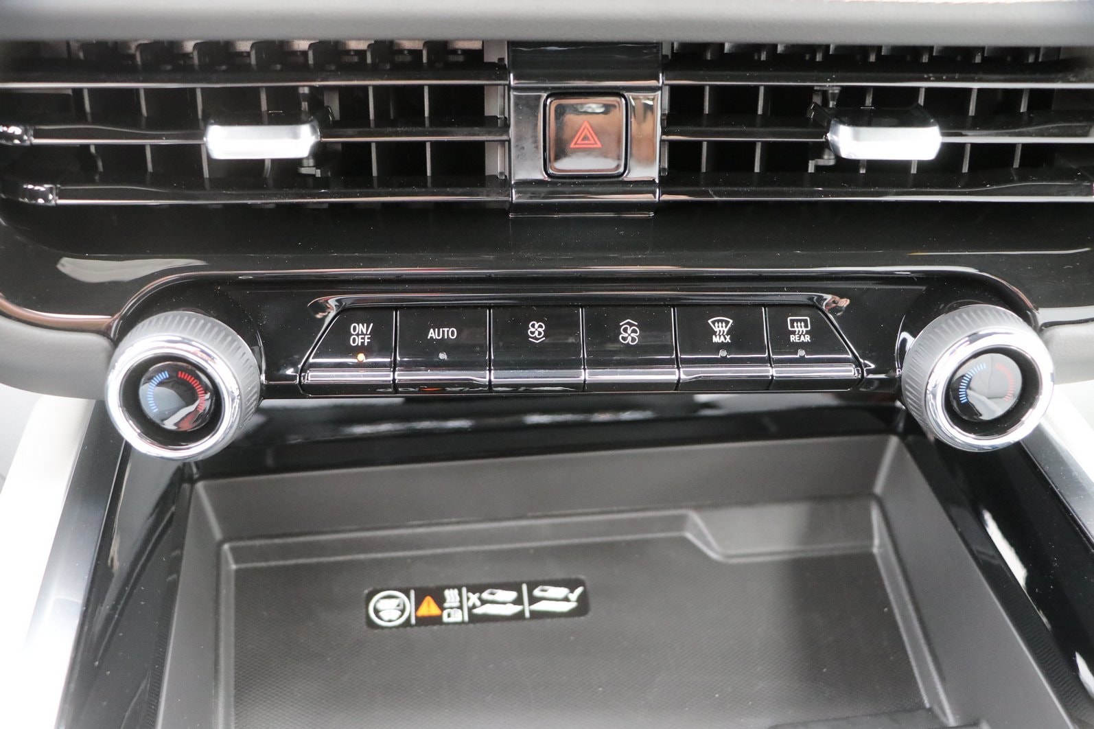 2026 Chevrolet Suburban Premier - Photo 23