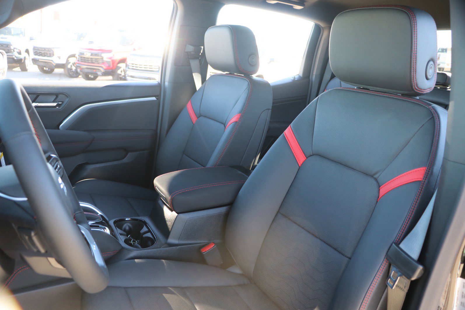 2026 Chevrolet Colorado Z71 - Photo 16