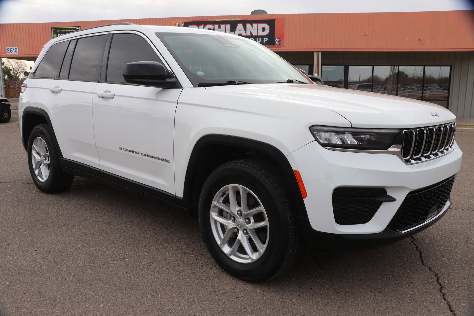 2023 Jeep Grand Cherokee Laredo's photo