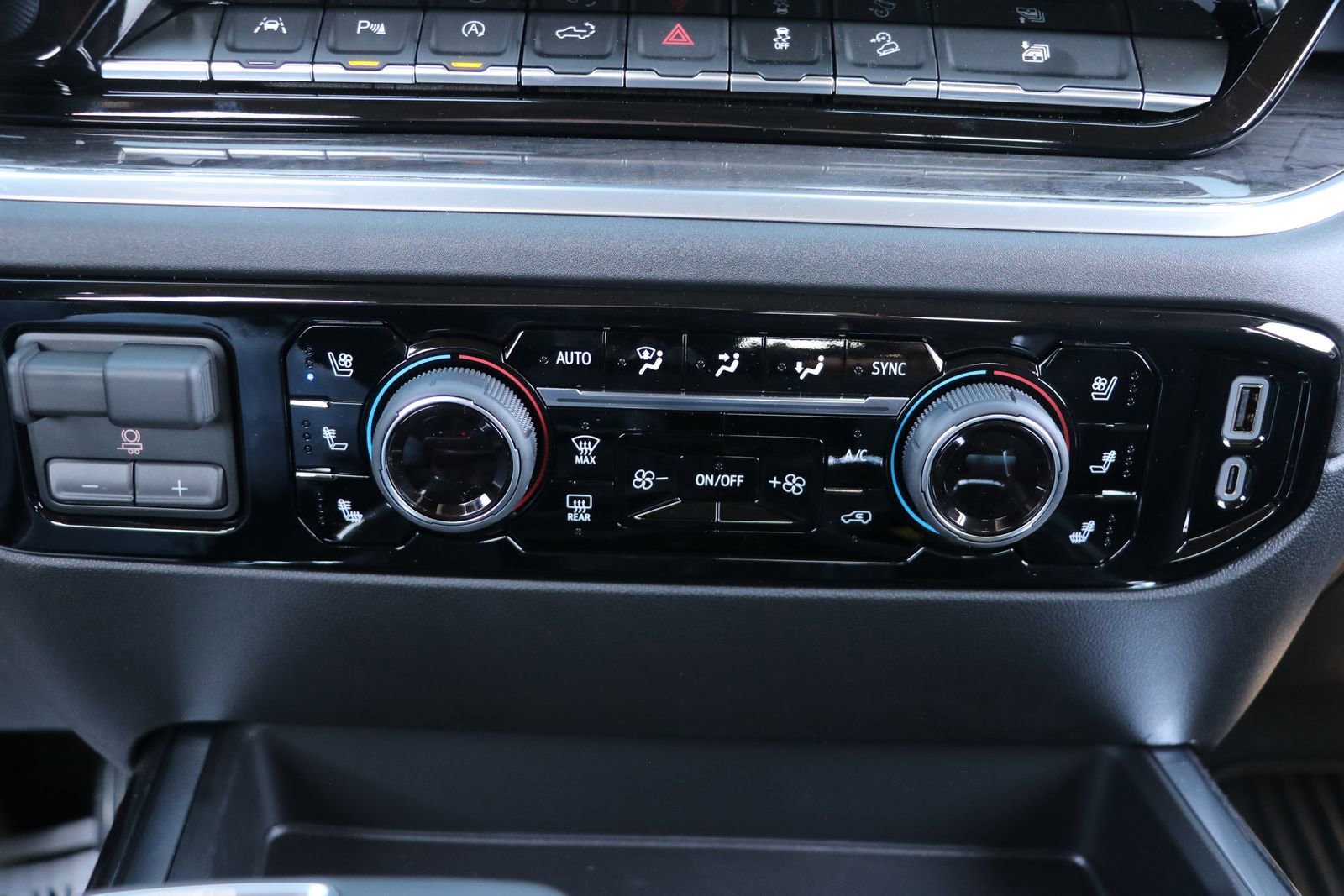 2026 Chevrolet Silverado 1500 LTZ - Photo 23