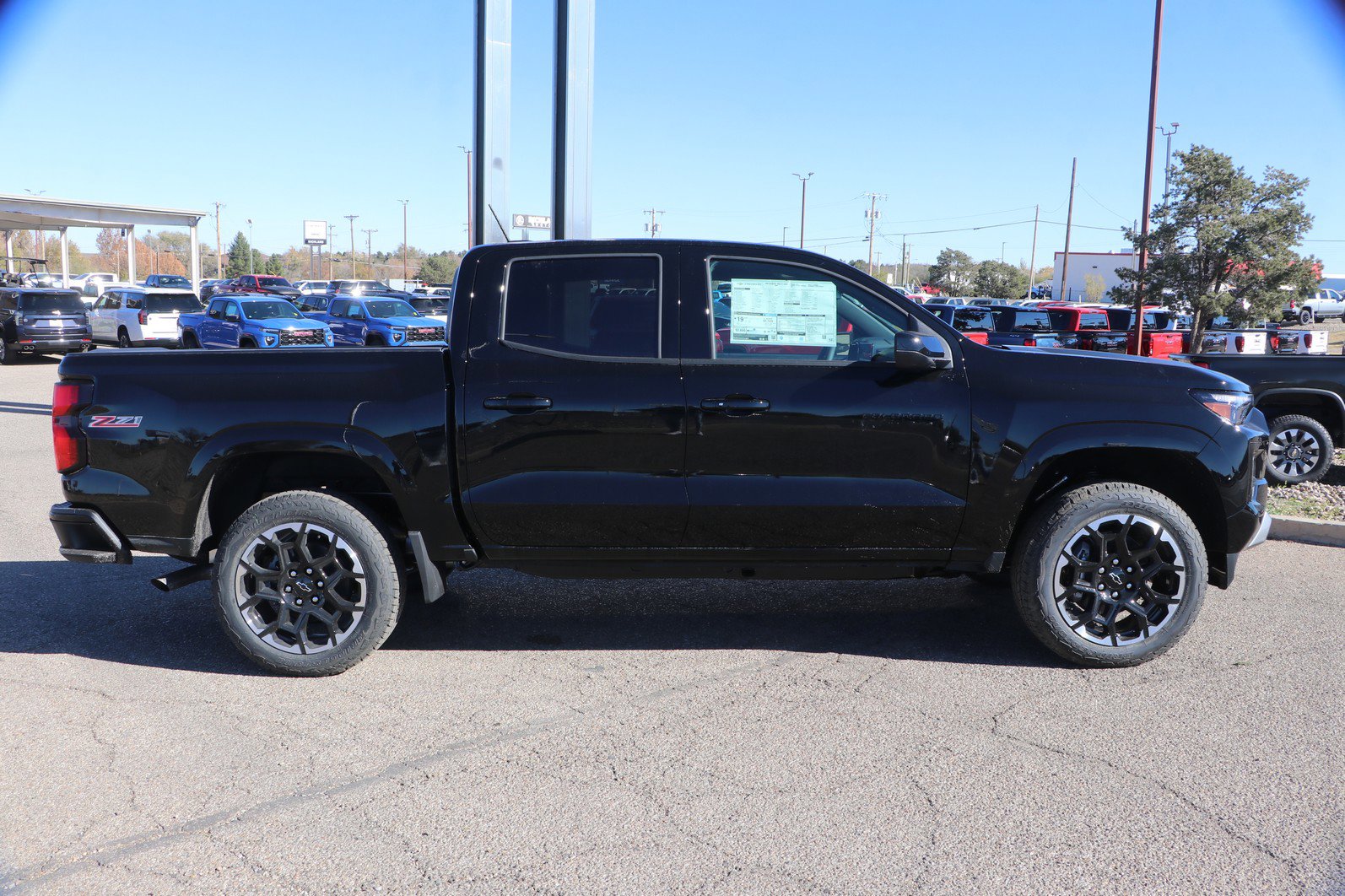 2026 Chevrolet Colorado Z71 - Photo 10