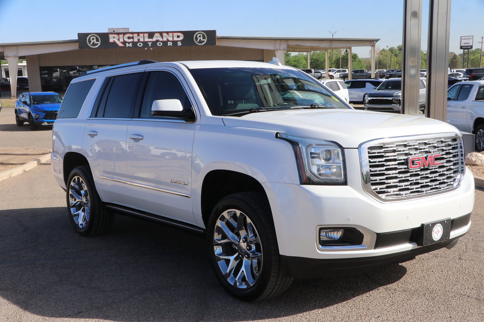 2019 GMC Yukon 4WD Denali's photo