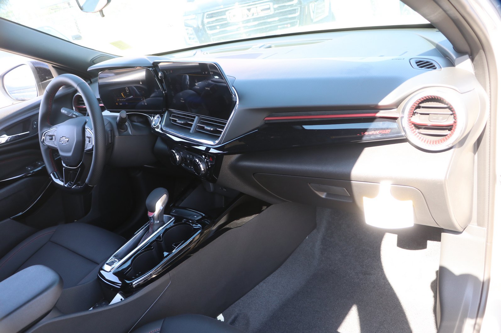 2026 Chevrolet Trax RS - Photo 31