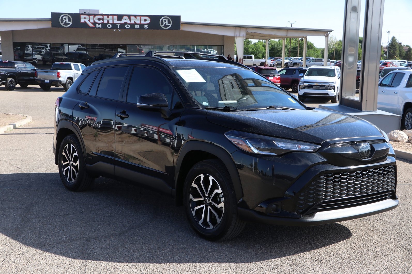 2023 Toyota Corolla Cross Hybrid SE AWD's photo