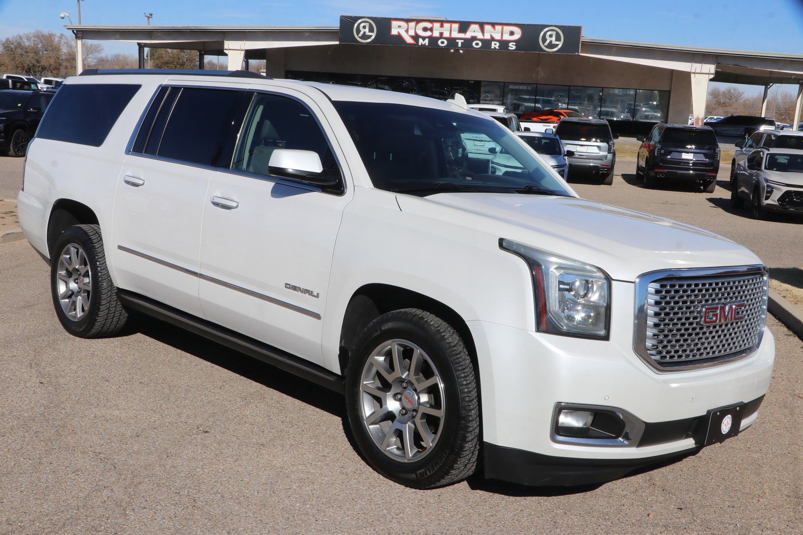 2017 GMC Yukon XL Denali's photo