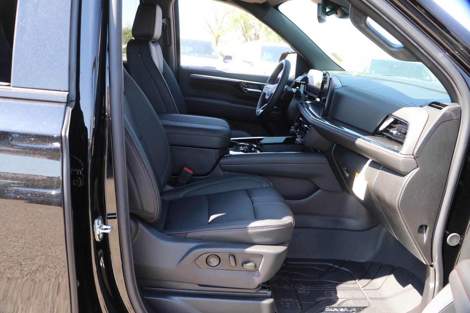2026 Chevrolet Tahoe RST - Photo 35