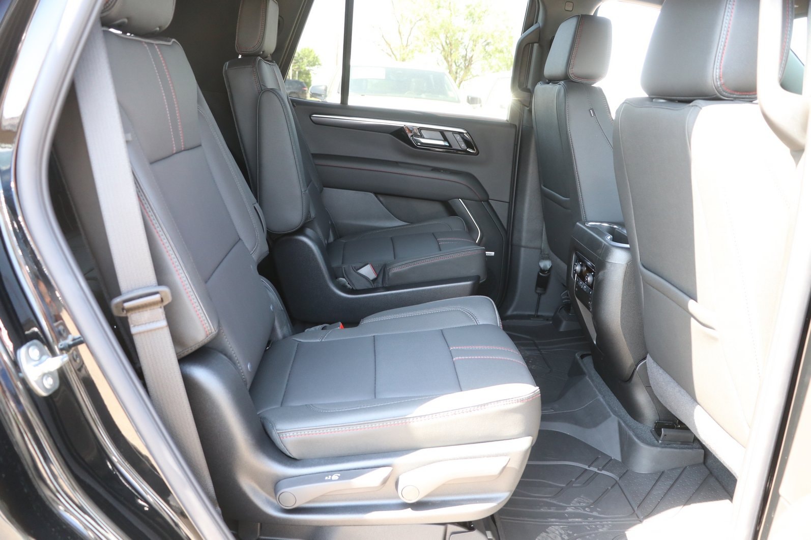 2026 Chevrolet Tahoe RST - Photo 30