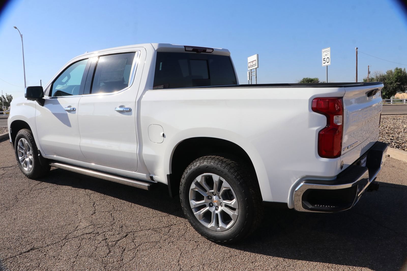 2026 Chevrolet Silverado 1500 LTZ - Photo 7