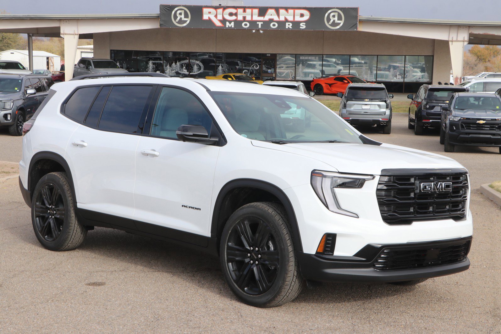 2026 GMC Acadia Elevation's photo