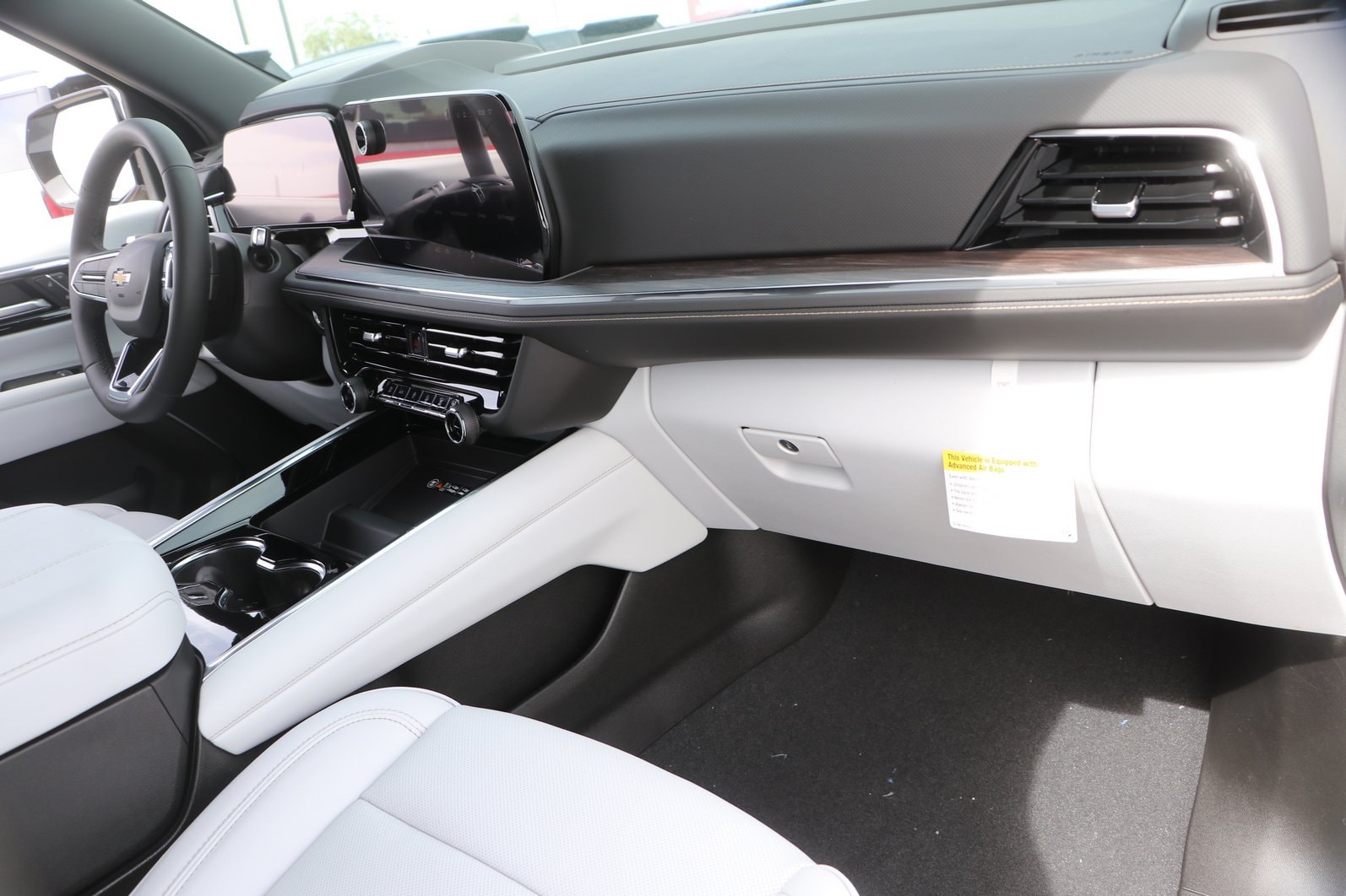 2026 Chevrolet Suburban Premier - Photo 41