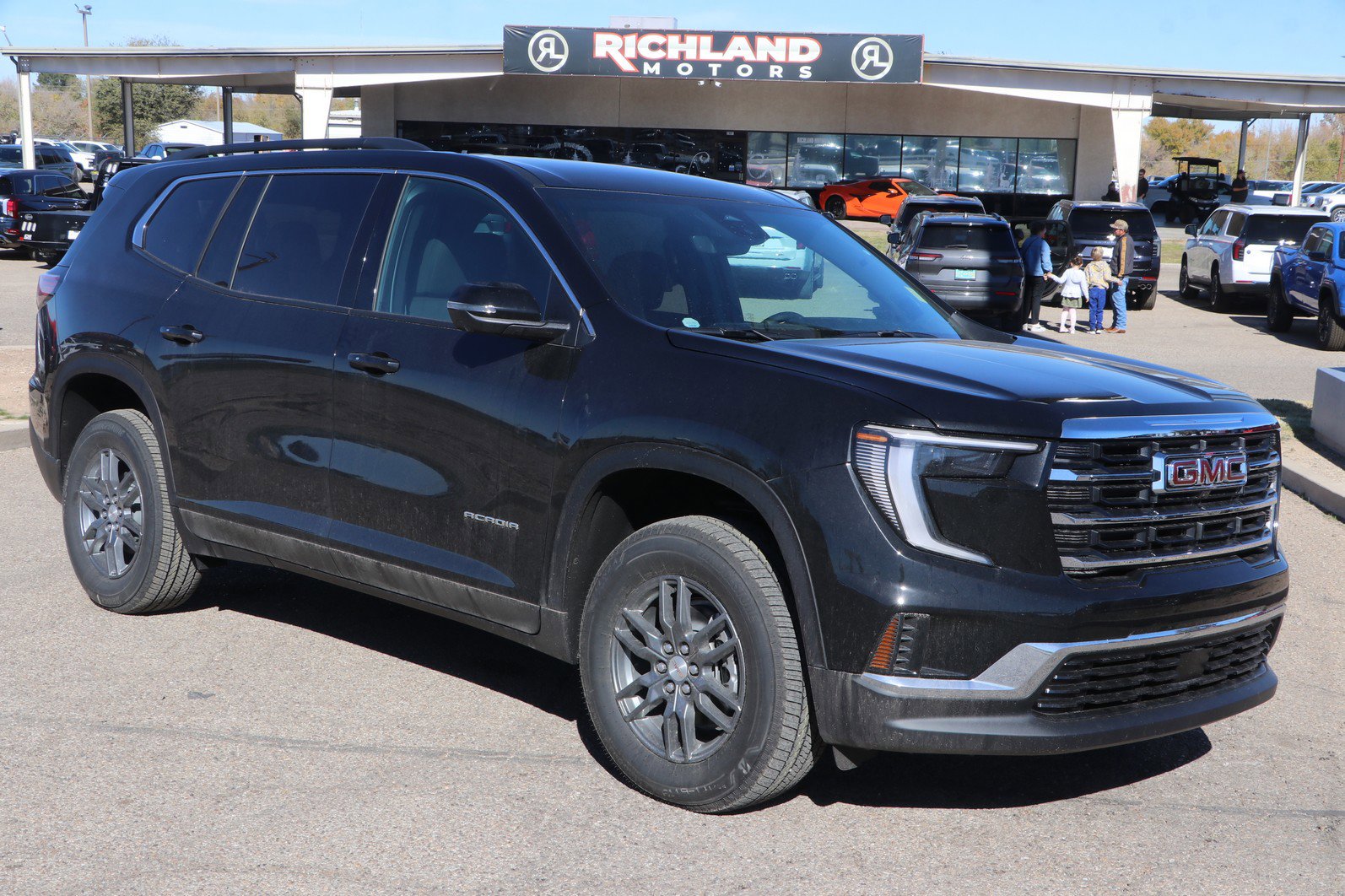 2026 GMC Acadia Elevation's photo