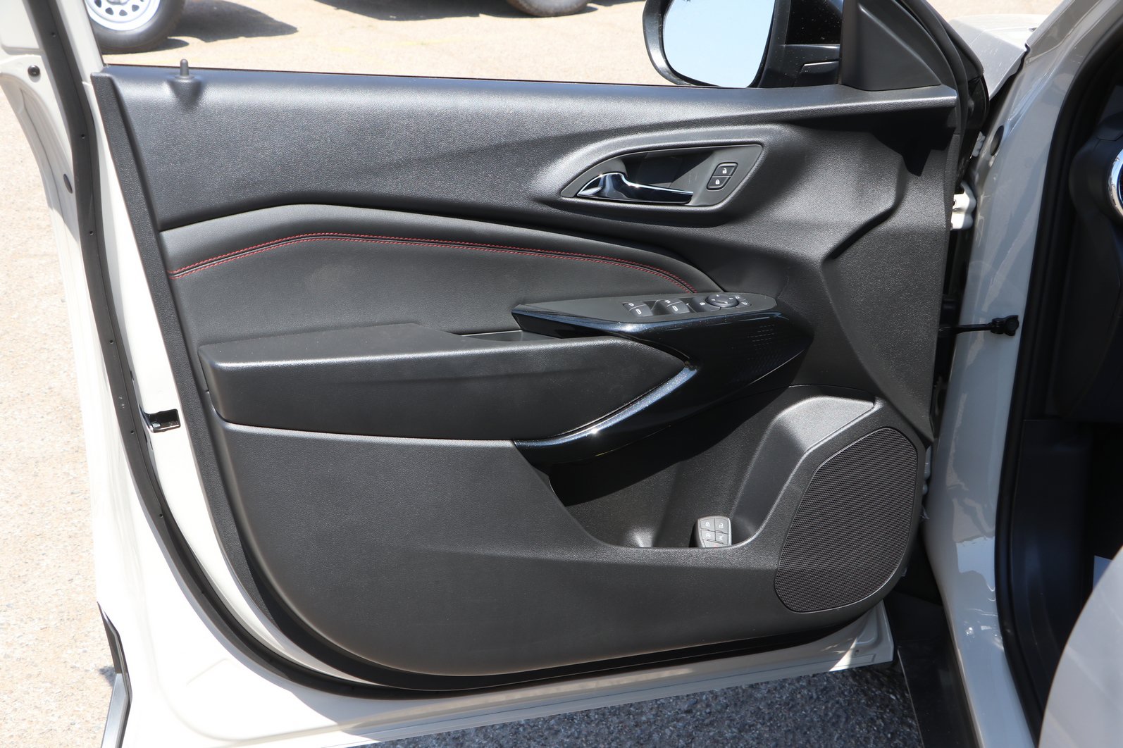 2026 Chevrolet Trax RS - Photo 12
